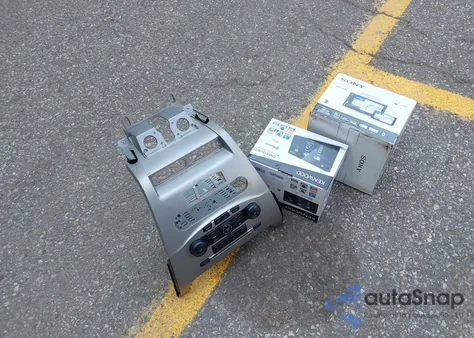 2009 Ford Focus Ses из США, поврежденный, VIN 1FAHP36N49W200074